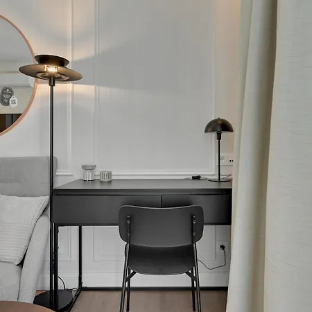 Perspektywa With Balcony By Lion *