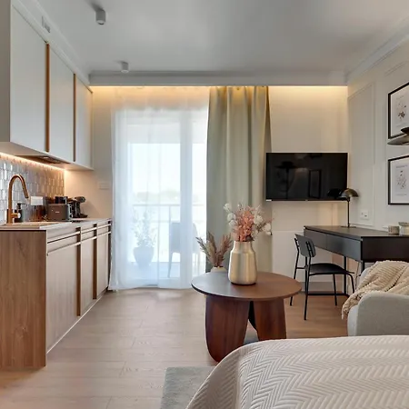 Perspektywa With Balcony By Lion Danzica