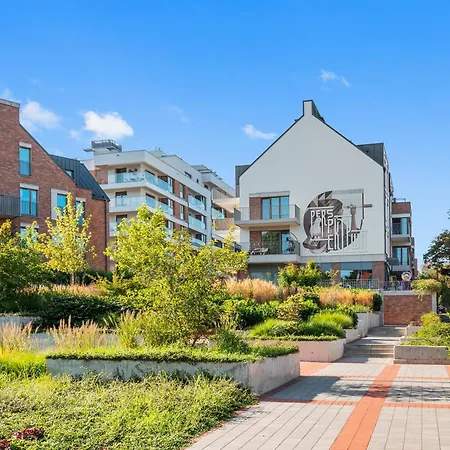 Perspektywa With Balcony By Lion *