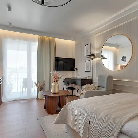 Perspektywa With Balcony By Lion Danzica