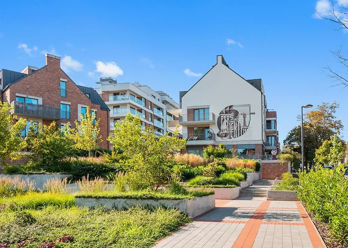 Perspektywa With Balcony By Lion *