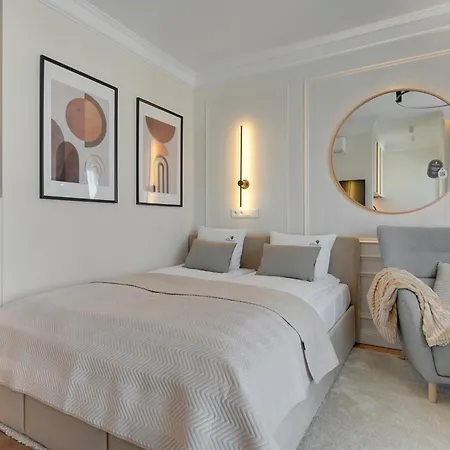 Perspektywa With Balcony By Lion Gdaňsk